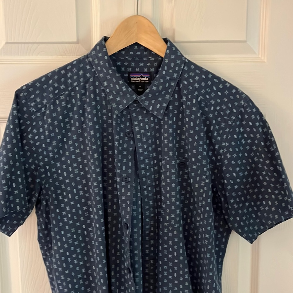 Patagonia Mens Medium Blue Button Up.